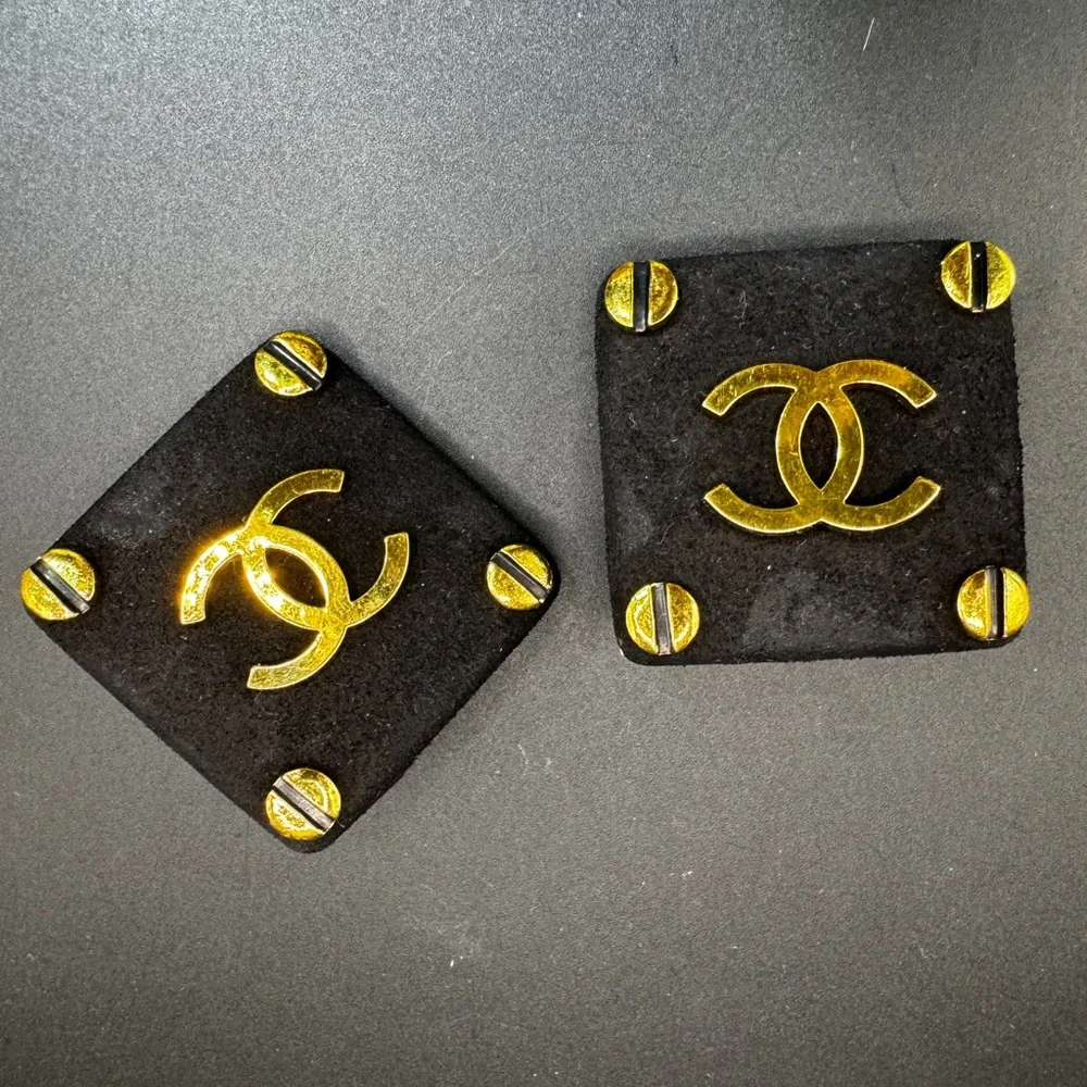 ❗️FINAL PRICE❗️LOT 1265 SUPER RARE 24K gold plated CHANEL vintage clip on